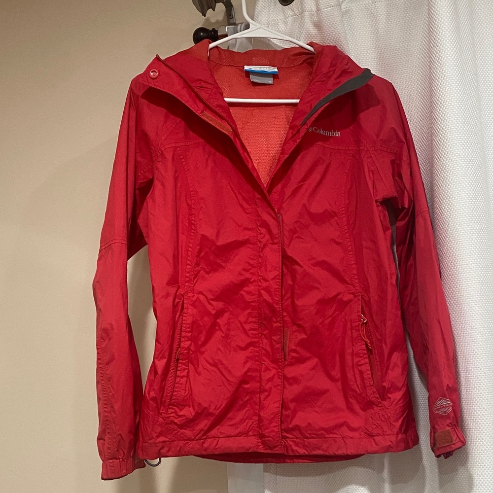 Columbia Women's Vibrant Red Jacket Omni tech